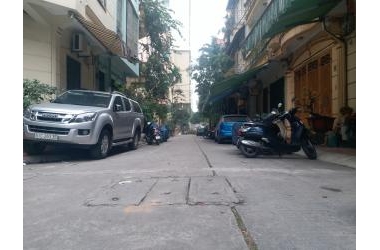 Bán nhà phân lô phố Lạc Trung 45mx5T, chỉ 5 tỷ có thương lượng.